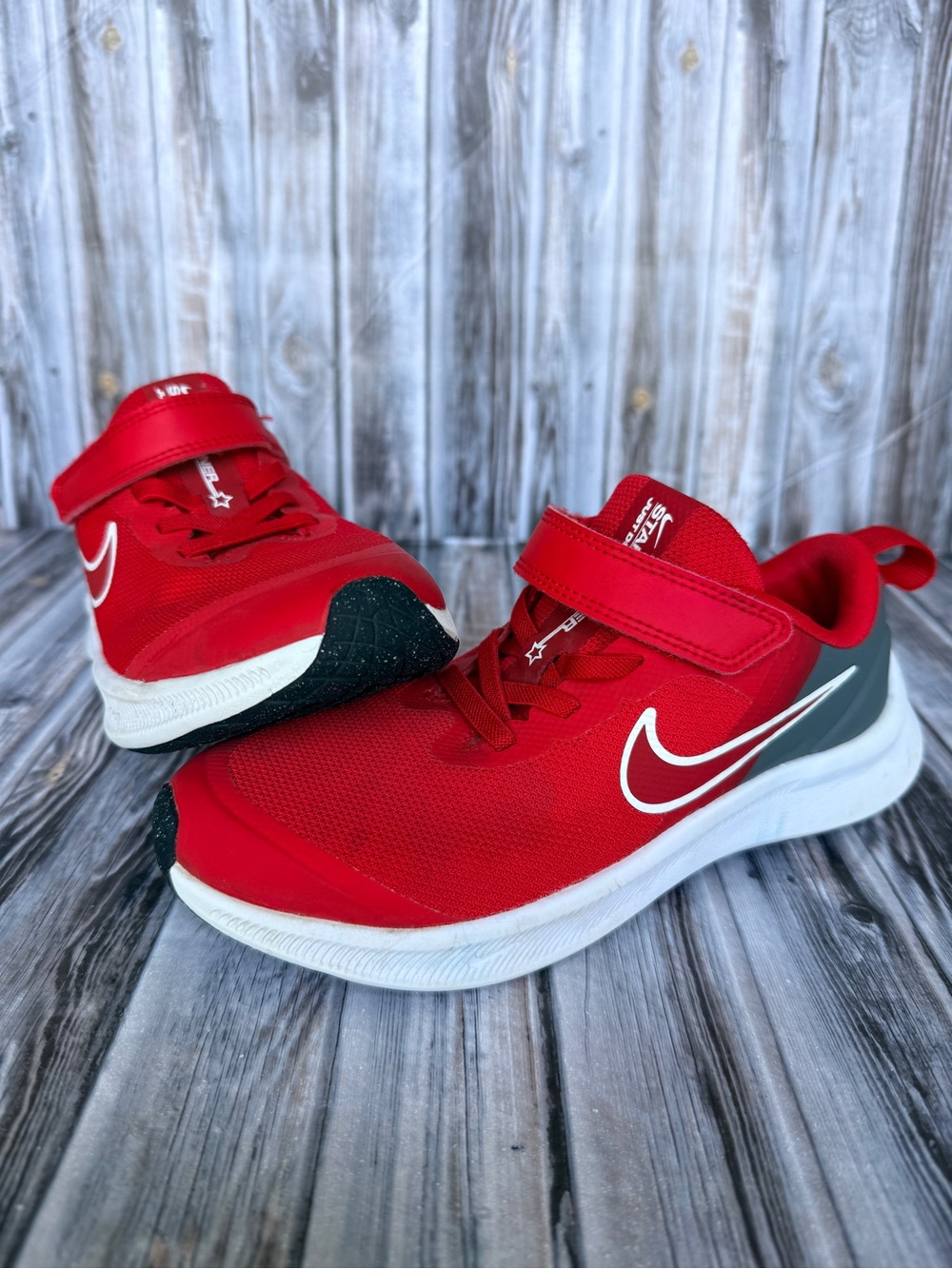 Nike Star Runner 3, size 1Y